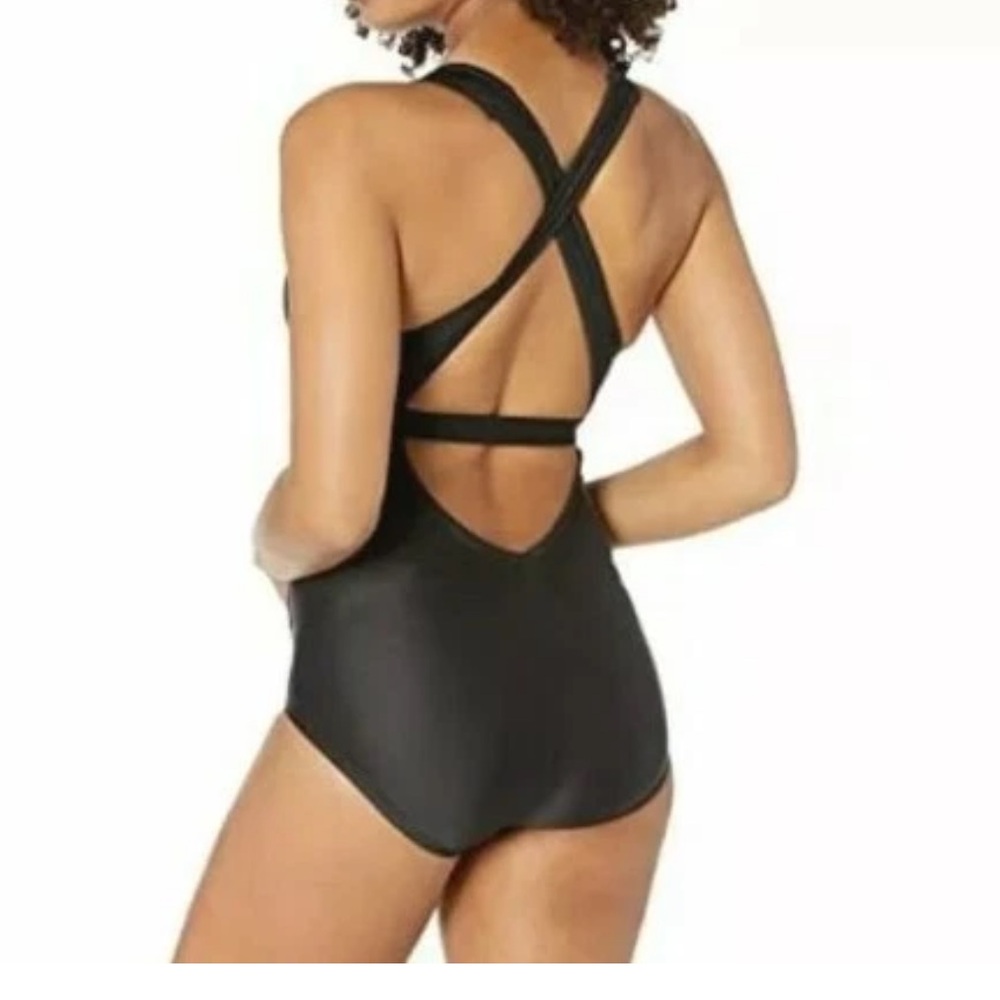 FINAL SALE - Nike Cross-back One Piece Swimsuit